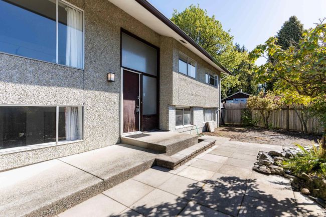 21671 Donovan Avenue, House other with 5 bedrooms, 2 bathrooms and 4 parking in Maple Ridge BC | Image 3