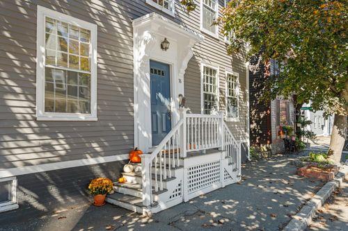 76 Federal St, Newburyport, MA, 01950-2815 | Card Image