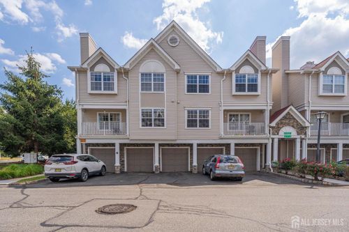 5 Prestwick Way, Edison, NJ, 08820-4686 | Card Image