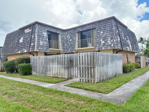 385 Lake Arbor Dr, Palm Springs, FL, 33461-2157 | Card Image