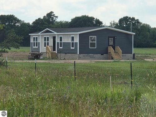 19068 W Yankee Road, Morley, MI, 49336 | Card Image