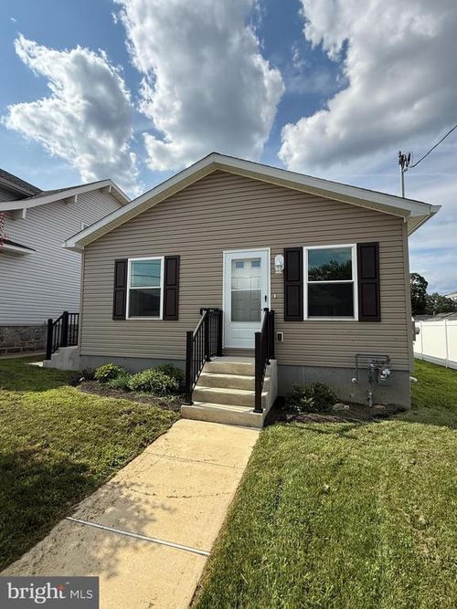 2329 Macdade Blvd, HOLMES, PA, 19043-1301 | Card Image