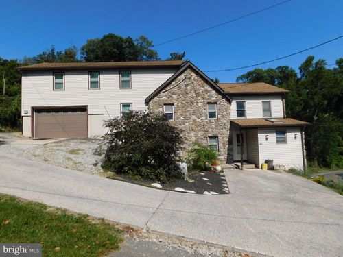 15183 Charmian Rd, BLUE RIDGE SUMMIT, PA, 17214-9612 | Card Image