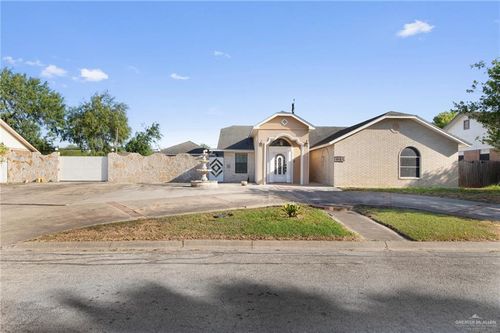 1012 Squaw Valley Dr, Brownsville, TX, 78520-9212 | Card Image