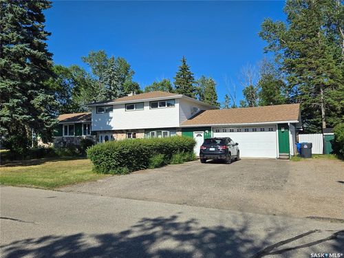 327 Russell St, Stoughton, SK, S0G0B9 | Card Image