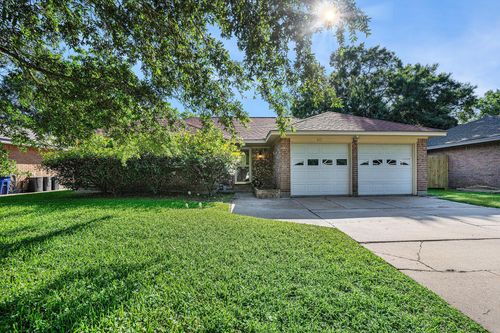 622 Seminole Dr, Kemah, TX, 77565-2241 | Card Image