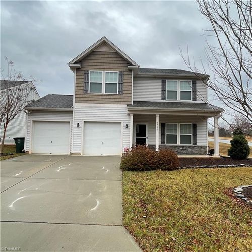6900 Lowline Dr, Greensboro, NC, 27405-8307 | Card Image