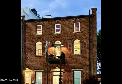 205-183 W Main St, Washington, NC, 27889-4943 | Card Image