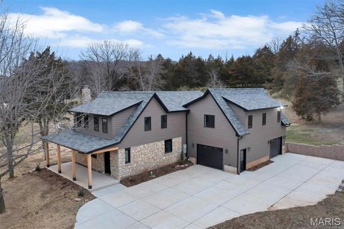 18531 S Fox Creek Ln, Pacific, MO, 63069-3504 | Card Image