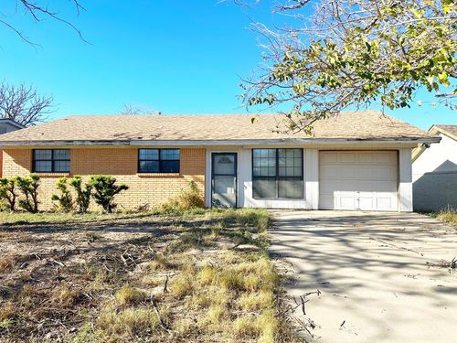 2714 Lynn Dr, Big Spring, TX, 79720-6713 | Card Image