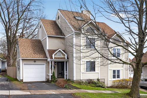 208 Oak Street, Syracuse, NY, 13203 | Card Image