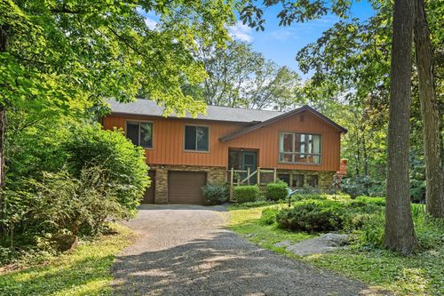 8 Pheasant Dr, New Fairfield, CT, 06812-2212 | Card Image