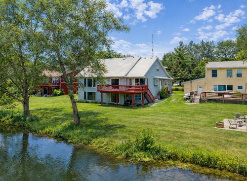 187 Hilltop Dr, Lake In The Hills, IL, 60156-1164 | Card Image