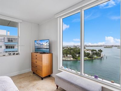 9P - 10350 W Bay Harbor Dr, Condo with 2 bedrooms, 2 bathrooms and null parking in Bay Harbor Islands FL | Image 2