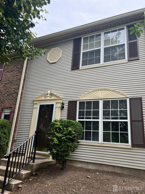38 Colleen Ct, Kendall Park, NJ, 08824-1521 | Card Image