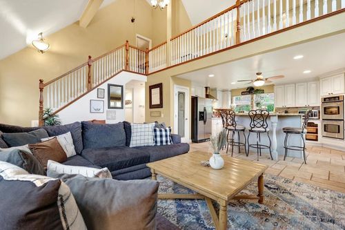 12108 Lilac Heights Ct, Valley Center, CA, 92082-3319 | Card Image