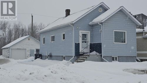 1208 Gore St W, Thunder Bay, ON, P7E3T5 | Card Image