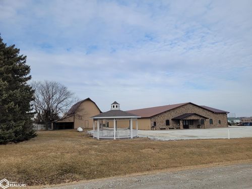 20595 255th St, Sigourney, IA, 52591-8352 | Card Image