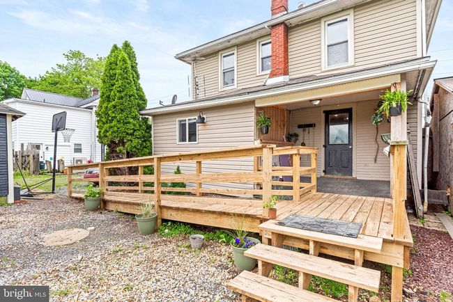 9054 William Penn Hwy, House other with 4 bedrooms, 2 bathrooms and null parking in MIFFLINTOWN PA | Image 4