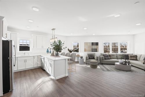 308g-227 4th Ave, Bay Shore, NY, 11706-7305 | Card Image