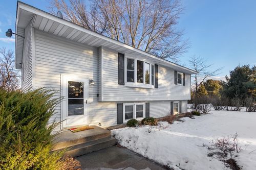 24553 Elmcrest Ave, Forest Lake, MN, 55025-5618 | Card Image