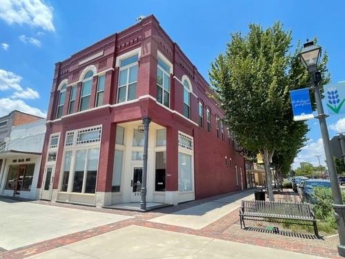 203-203 N Dallas St, Ennis, TX, 75119-4011 | Card Image
