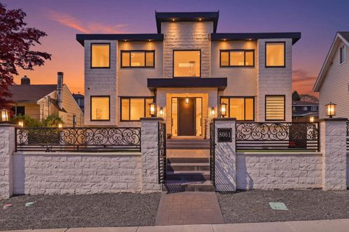 8061 11th Ave, Burnaby, BC, V3N2N8 | Card Image
