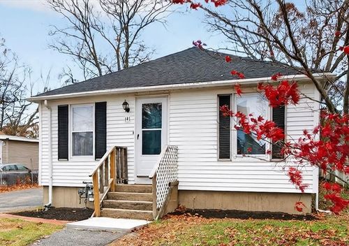 141 Brush Neck Ave, Warwick, RI, 02889-9206 | Card Image