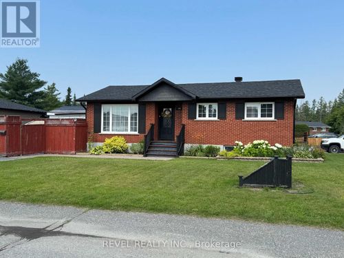 105 Hudson Cres, Timmins, ON, P4N7R1 | Card Image
