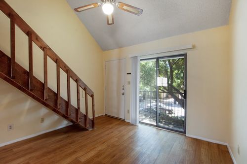 apt-205-708 Graham Pl, Austin, TX, 78705-4434 | Card Image