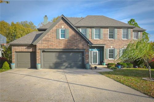 9001 N Manning Ave, Kansas City, MO, 64157-9569 | Card Image