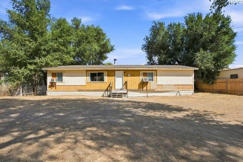 1606 N Harrington Rd, West Richland, WA, 99353 | Card Image