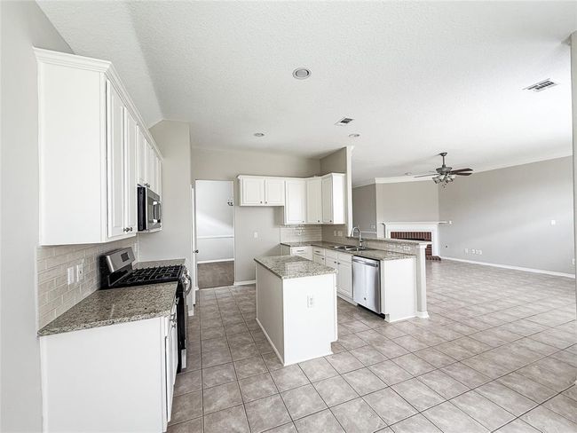10114 Willow Crossing Dr, House other with 4 bedrooms, 2 bathrooms and 2 parking in Houston TX | Image 13