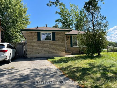 380 Christie St, Grimsby, ON, L3M4J7 | Card Image