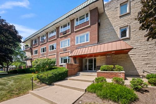 203-2700 E Bel Aire Dr, Arlington Heights, IL, 60004-6660 | Card Image
