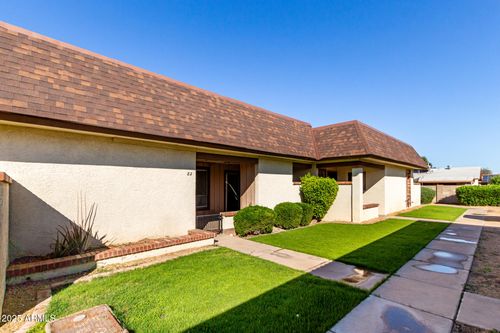 82-8131 N 107th Ave, Peoria, AZ, 85345-7582 | Card Image