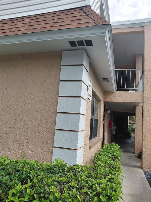 229-4725 Joseph Court, TAMPA, FL, 33614 | Card Image