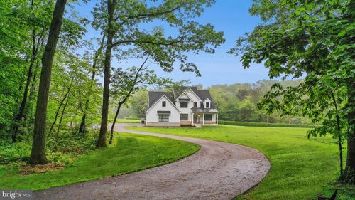385 Nolf Rd, NAZARETH, PA, 18064-9473 | Card Image