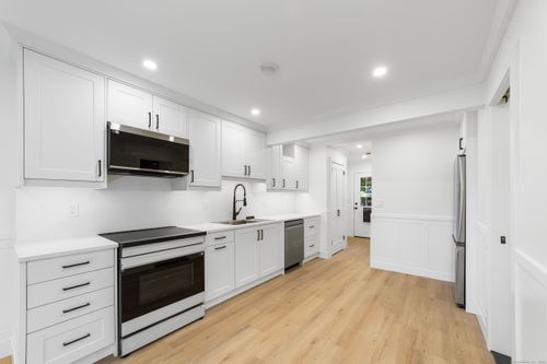 apt-91-245 Unquowa Rd, Fairfield, CT, 06824-5025 | Card Image