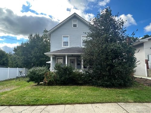 26 High St, Roslyn Heights, NY, 11577-1926 | Card Image