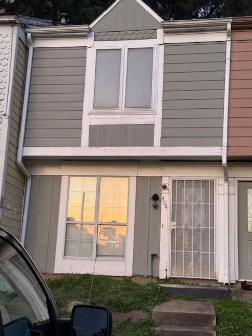 404 Prince Of Wales, Stone Mountain, GA, 30083-6122 | Card Image