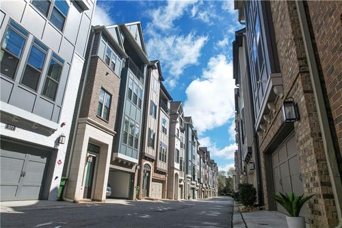 579 Broadview Pl Ne, Atlanta, GA, 30324-3653 | Card Image