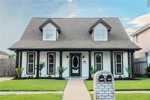 2900 Oak Dr, Violet, LA, 70092-3740 | Card Image