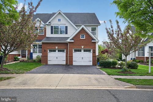 15495 Gossoms Store Ct, HAYMARKET, VA, 20169-8163 | Card Image