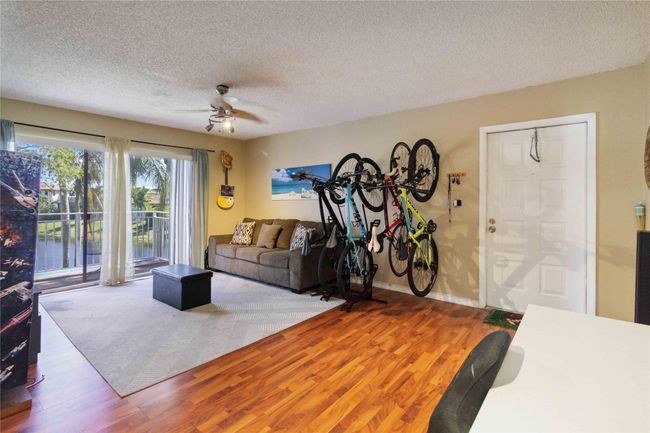 APT-203 - 1250 Sw 113 Th Ter, Condo with 2 bedrooms, 2 bathrooms and null parking in Pembroke Pines FL | Image 6