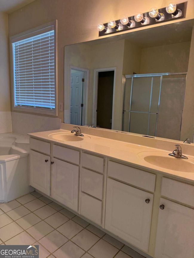 430 Ruby Forest Pkwy, House other with 4 bedrooms, 3 bathrooms and 2 parking in Suwanee GA | Image 23