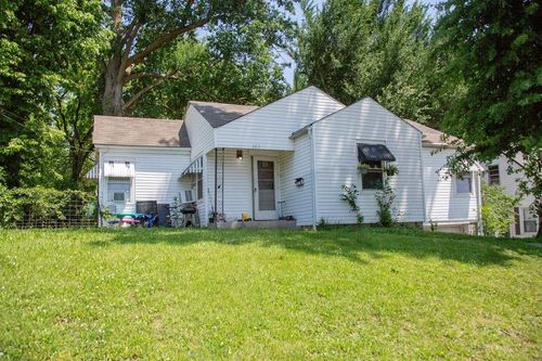 103 E 4th St, Carrollton, MO, 64633-1750 | Card Image