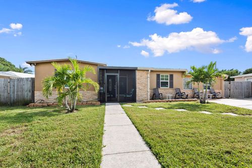 236 Se Prima Vista Blvd, Port St. Lucie, FL, 34983-8465 | Card Image