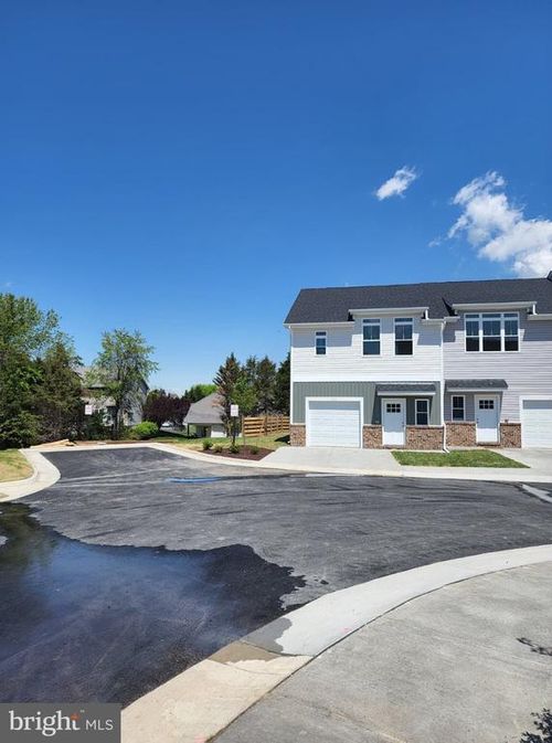 111 Coralyrose Ct, WINCHESTER, VA, 22602-7051 | Card Image