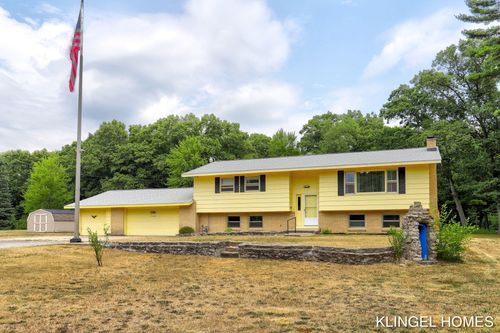 17458 144th Ave, Nunica, MI, 49448-9672 | Card Image